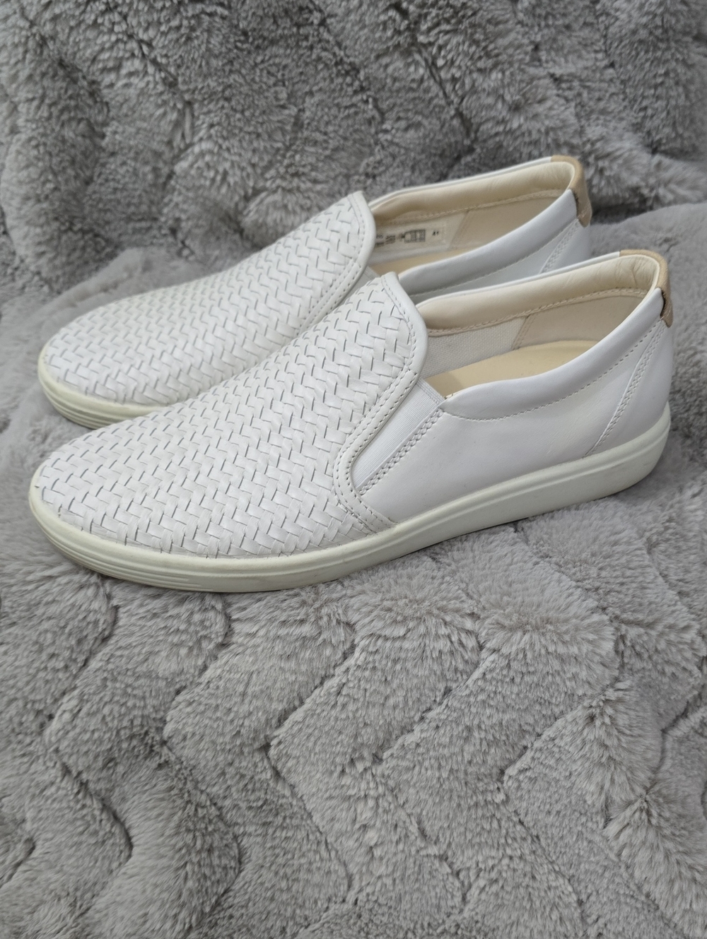ECCO Soft 7Women's Woven Leather Slip-On - Picture 1 of 9
